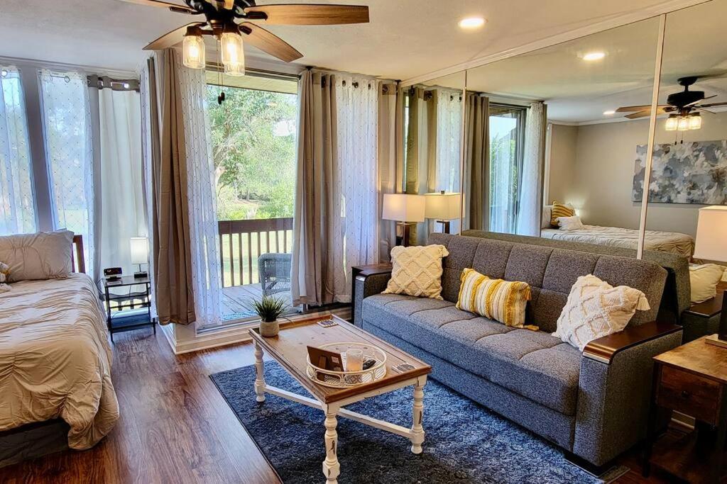 Appartement Lakeside - Quite Location, Walk To The Pool And To The Country Club Diamondhead
