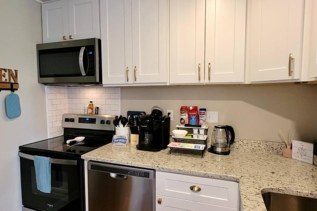 Lakeside - Quite Location, Walk To The Pool And To The Country Club Diamondhead