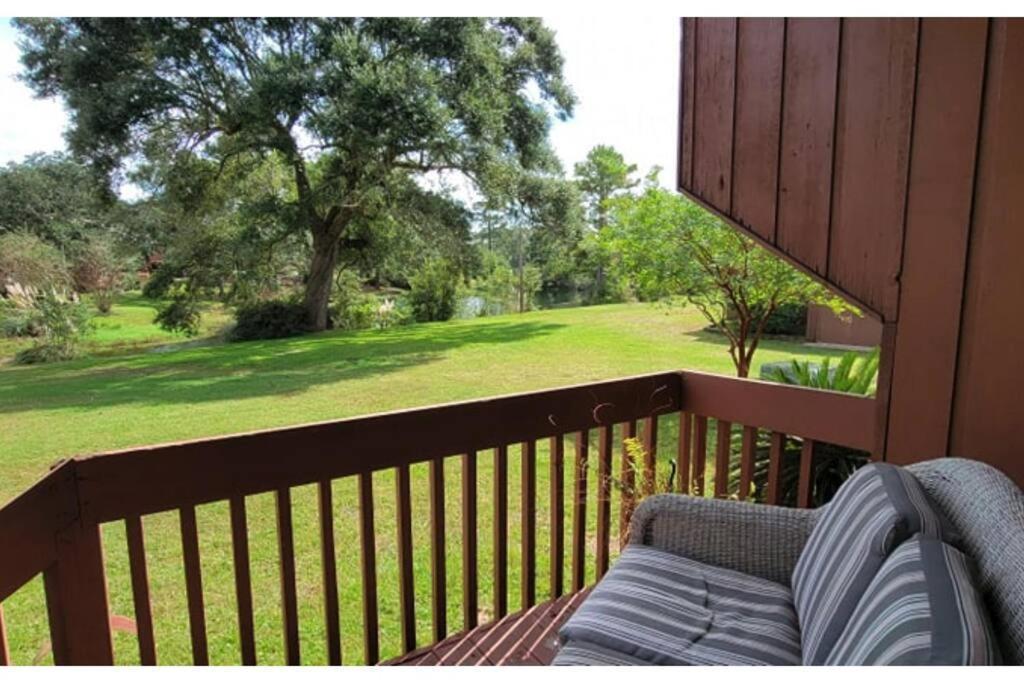 Lakeside - Quite Location, Walk To The Pool And To The Country Club *